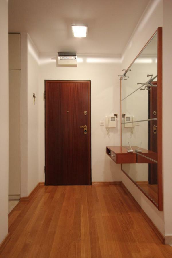 Apartment Karlo Near The Most Beautiful Beach Znjan Split Exterior photo
